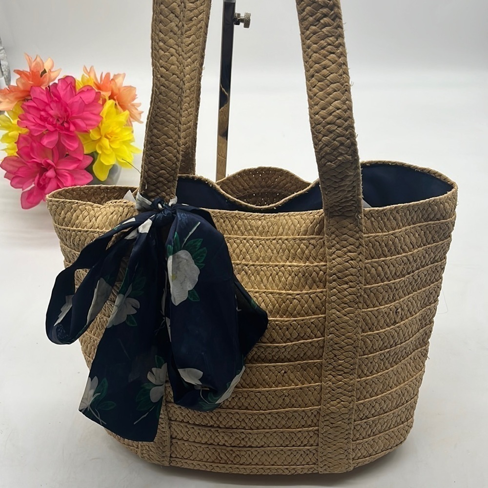 Draper James Straw Tote Bag with floral scarf. TOT2343E